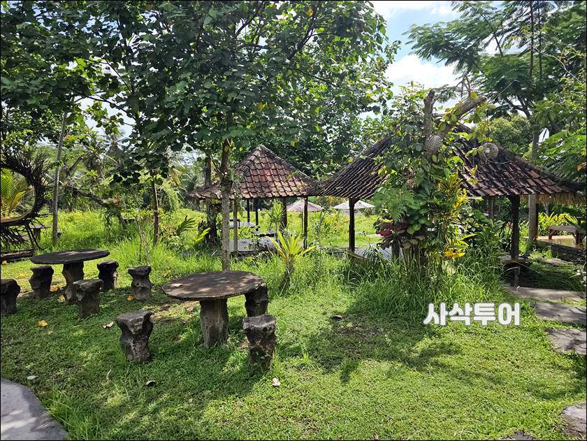 Warung D' Carik Nyalian 매장006.jpg
