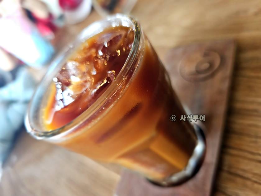 B+ CAFE032.jpg
