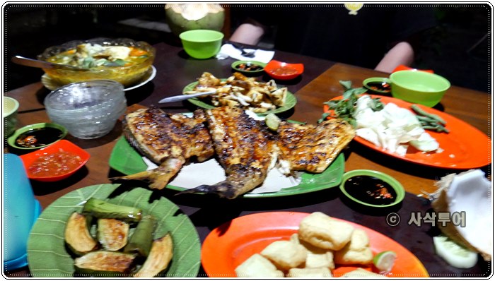 ikan bakar padasuka078.JPG