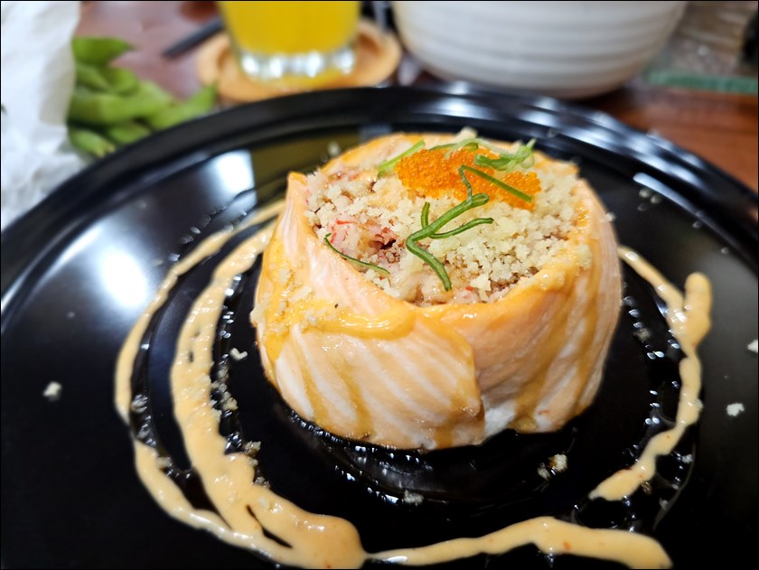 ikura sushi001.jpg