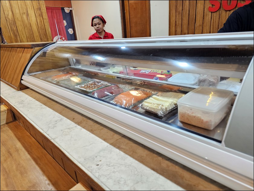 ikura sushi014.jpg