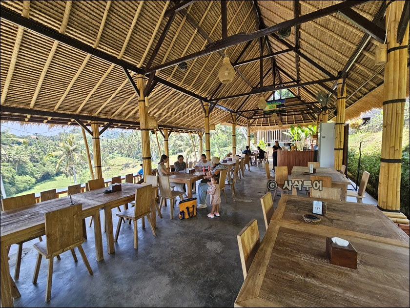 kissidab eco hill019.jpg