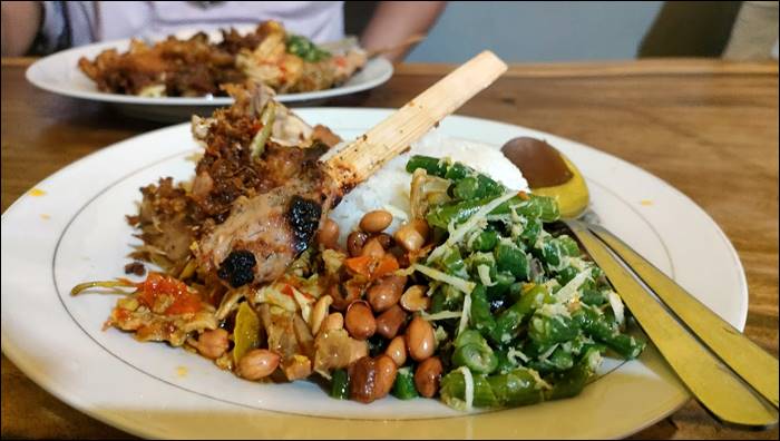 nasi ayam ibu oka002.jpg