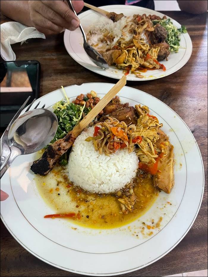 nasi ayam ibu oka001.jpg