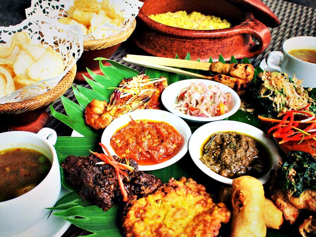 사누르비치식당1001.jpg