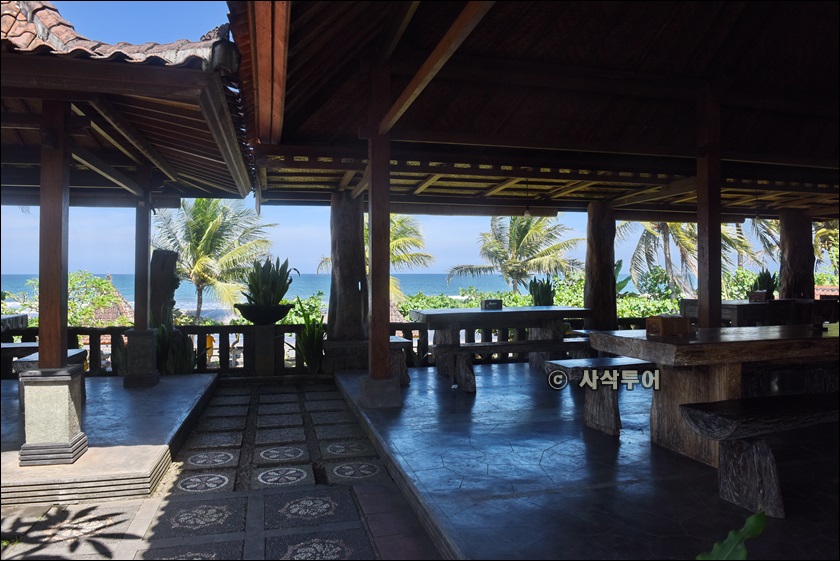 warung beach restor009.JPG