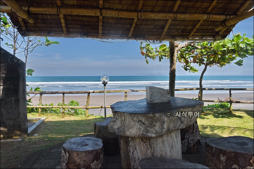 warung beach restor014.JPG