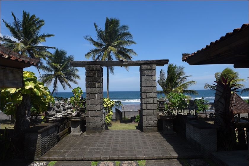 warung beach restor011.JPG