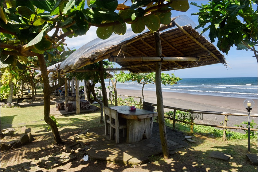 warung beach restor015.JPG