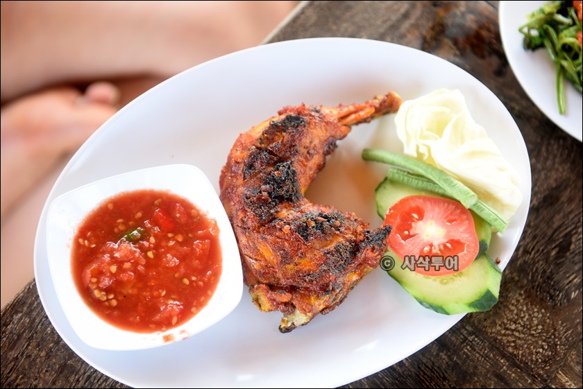warung beach restor023.JPG