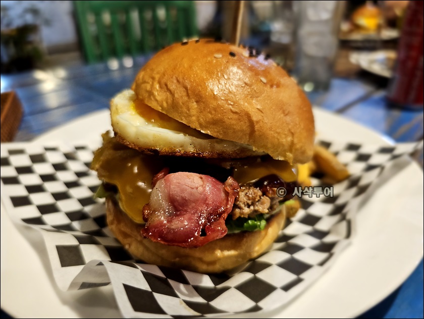 lakawi burger005.jpg