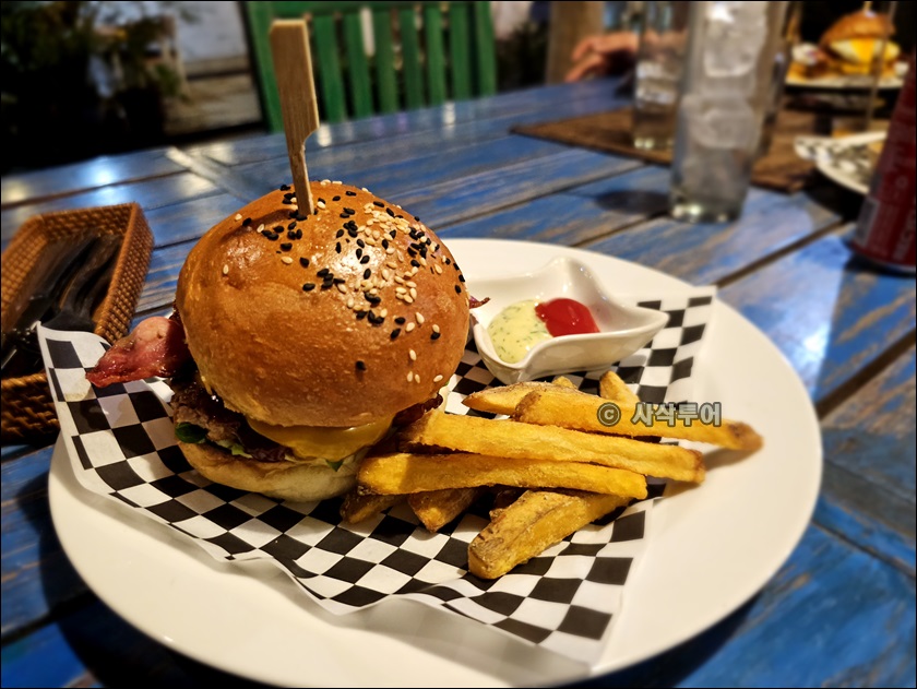 lakawi burger004.jpg