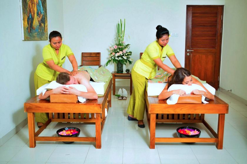 couple-massage-treatment.jpg