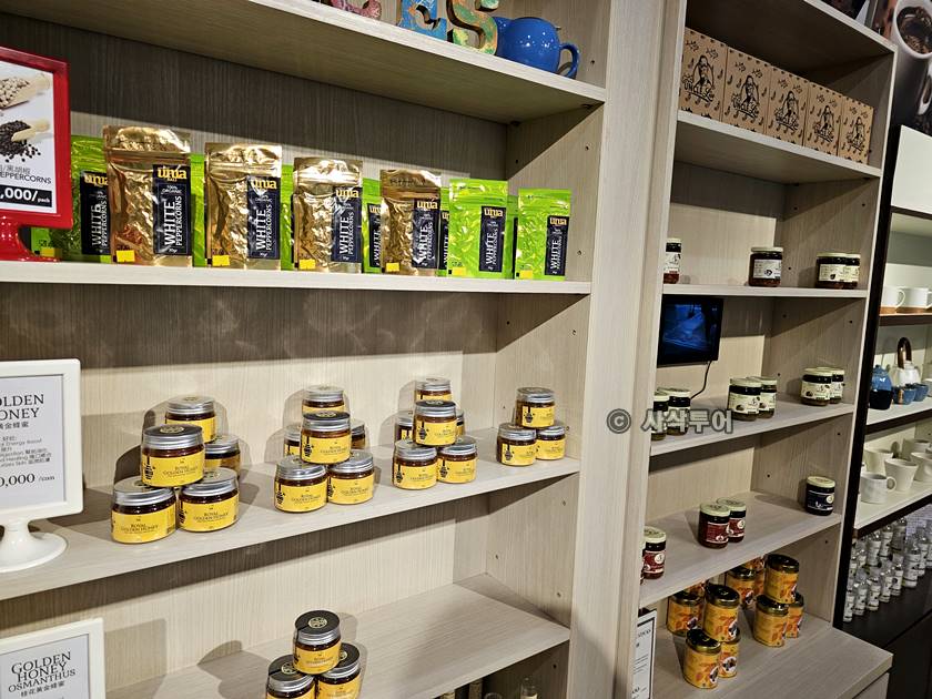 DOMBA COFFEE002.jpg