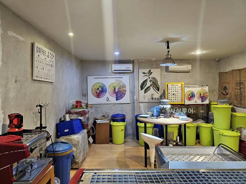 DOMBA COFFEE033.jpg