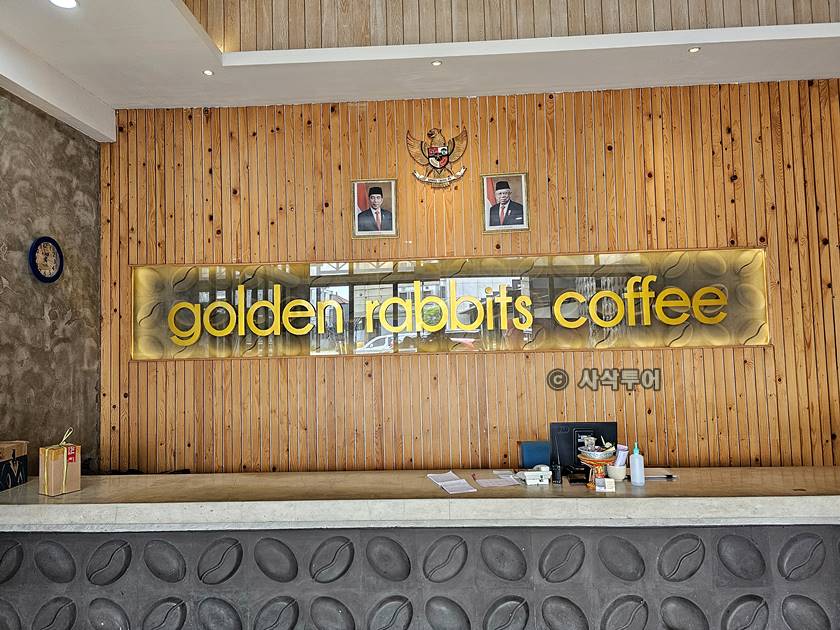 GOLDEN RABBIT KOPI003.jpg