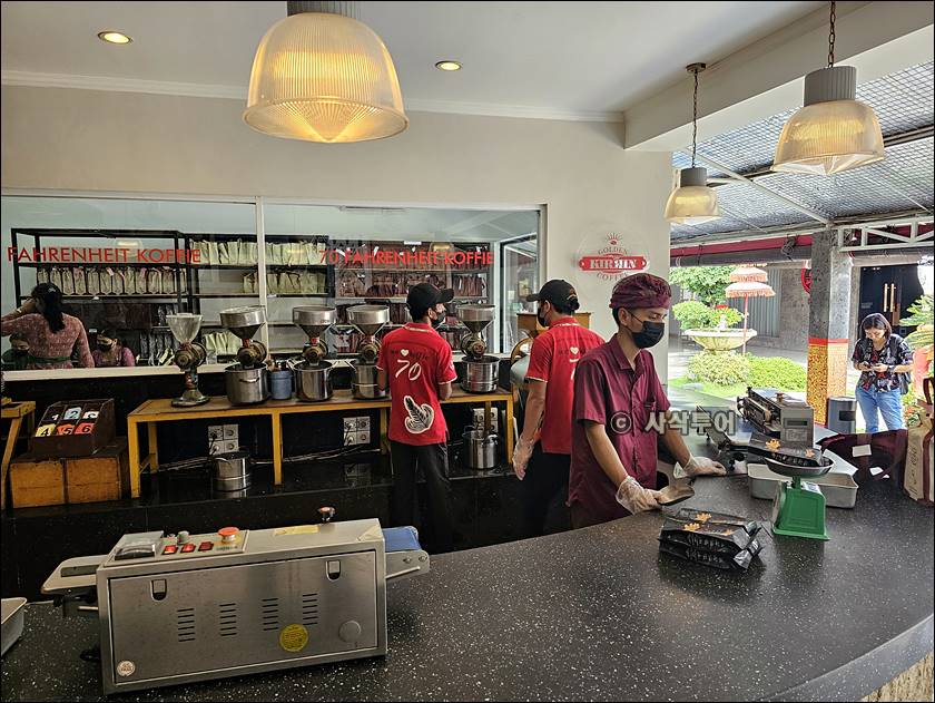 70 KOFFIE044.jpg