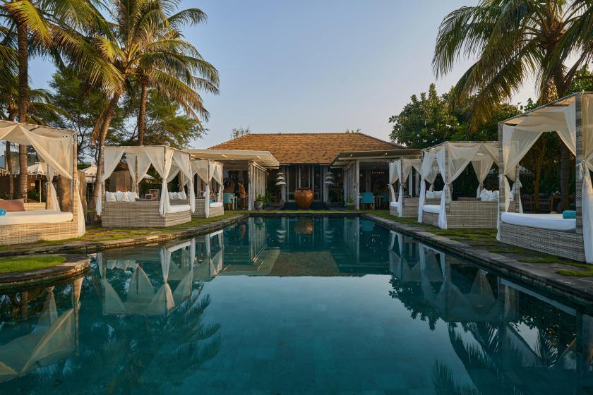 MAIN POOL-5.jpg