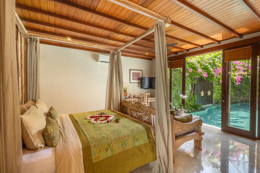 One Bedroom Pool Suite - 5.jpg
