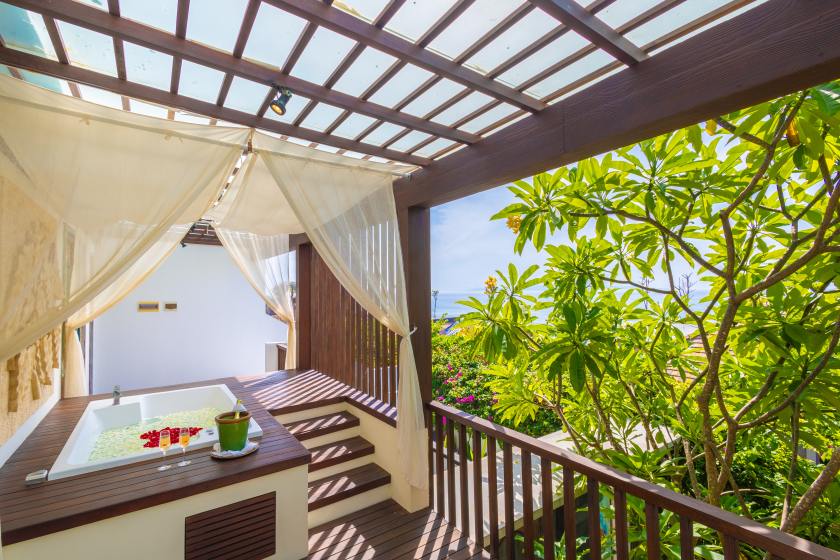 One Bedroom Jacuzzi Suite - 11.jpg