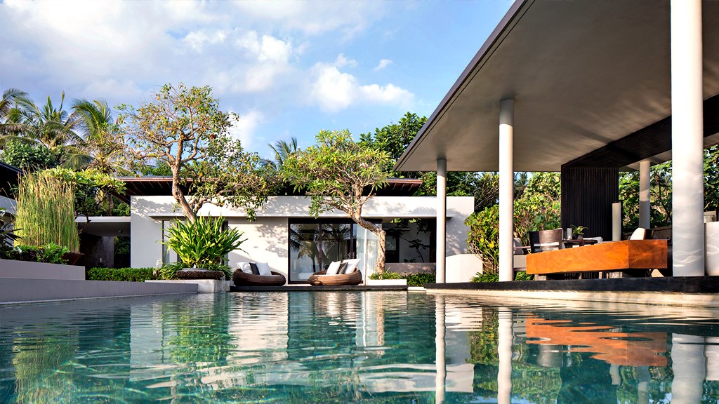 soori-bali-accommodation-deluxe-ocean-pool-villa-02-mh.jpg