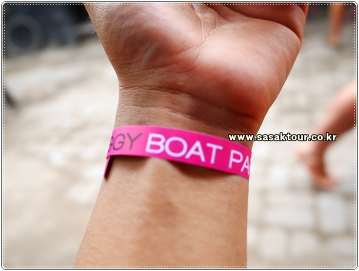 partyboat45f9b4b0bc69aea95a97c738540b88ca.JPG