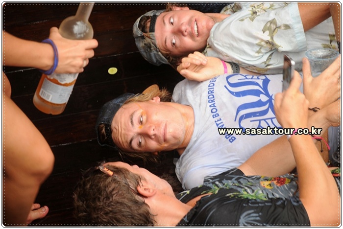 partyboat9ef8129583d3af9504cc04c88cf6f62a.JPG