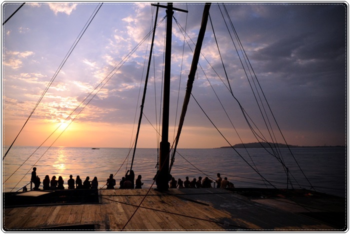 partyboatDSC_1531.JPG