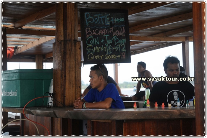 partyboat669167aff3648c0f261473fb10a93671.JPG