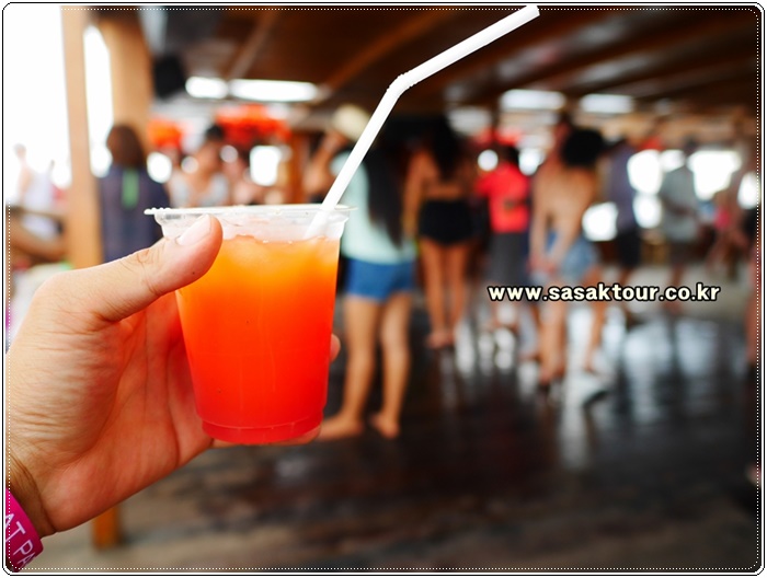 partyboat80497f27d962ad1d95377248413aa457.JPG