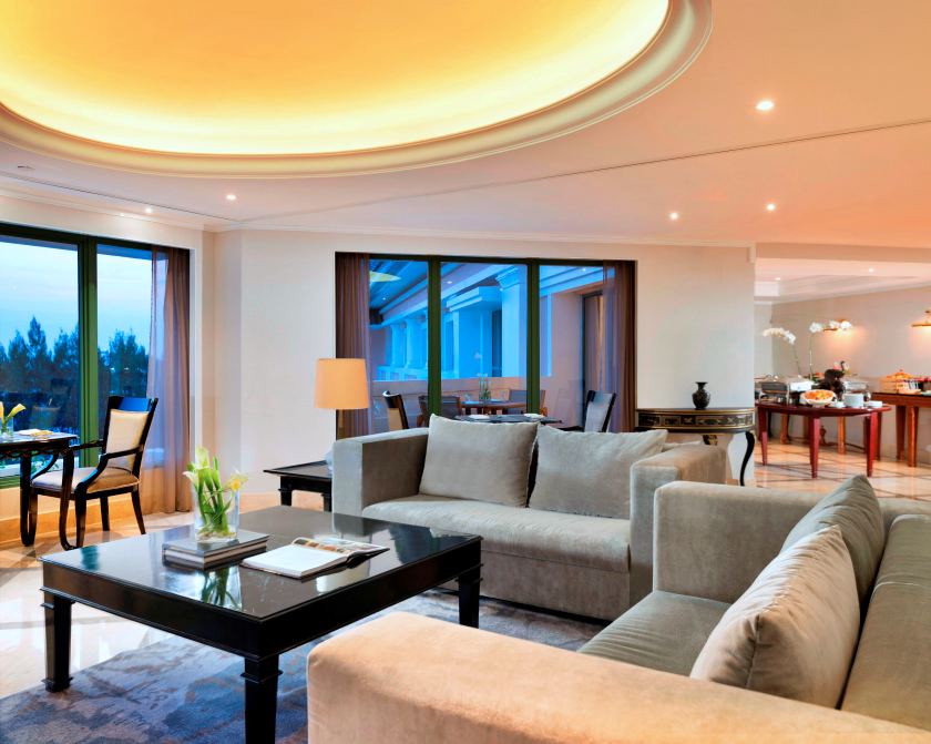 THE LEVEL EXECUTIVE LOUNGE.jpg