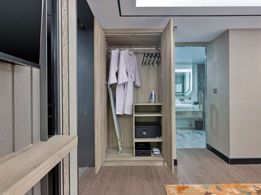 Royal Suite Wardrobe Ok.jpg