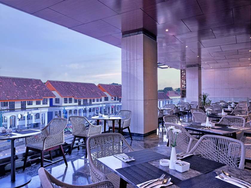 Tugu Restaurant (outdoor).jpg
