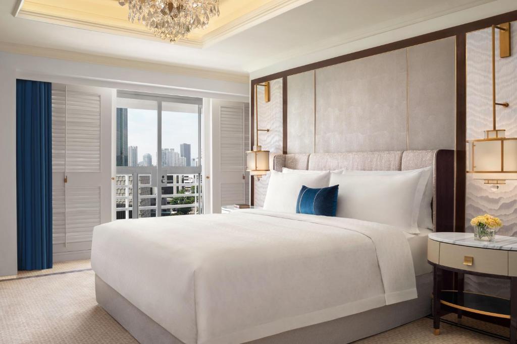 The St. Regis Jakarta 원베드 스위트.jpg