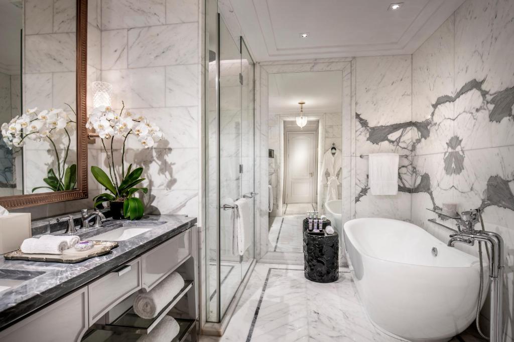 Four Seasons Hotel Jakarta (Capital Place) 이그제그티뷰 스위트3.jpg