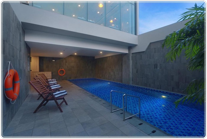찌가랑 haper hotel수영장.jpg