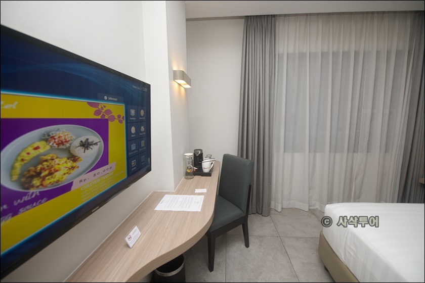 찌까랑 Quest Hotel Cikarang by ASTON009.jpg