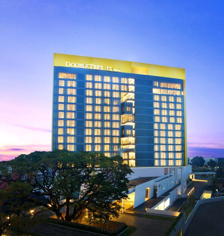 DoubleTree by Hilton Jakarta – Diponegoro 메인.jpg