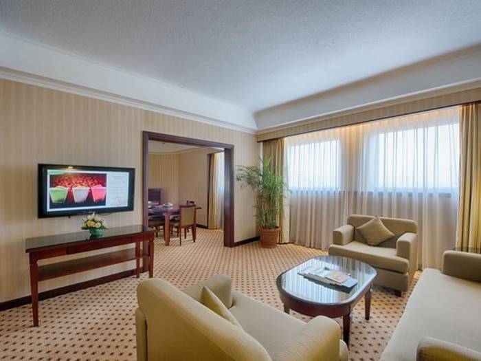 Executive Suite2.jpg