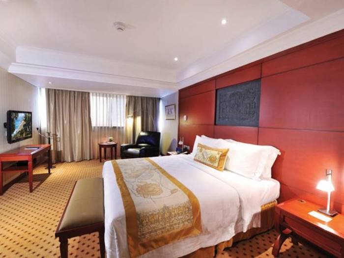 Deluxe Suite1.jpg