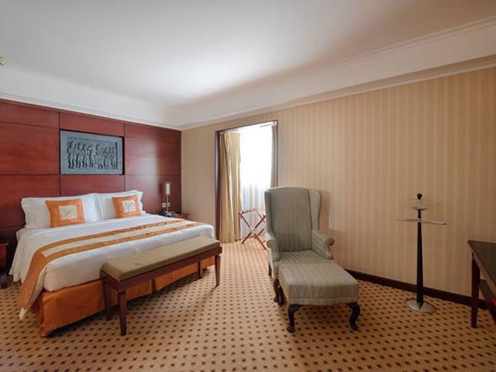 Executive Suite1.jpg