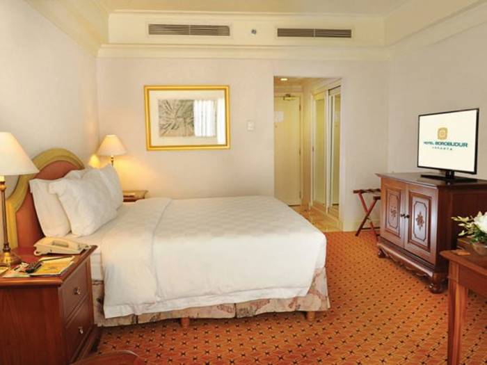 Club Deluxe Room1.jpg
