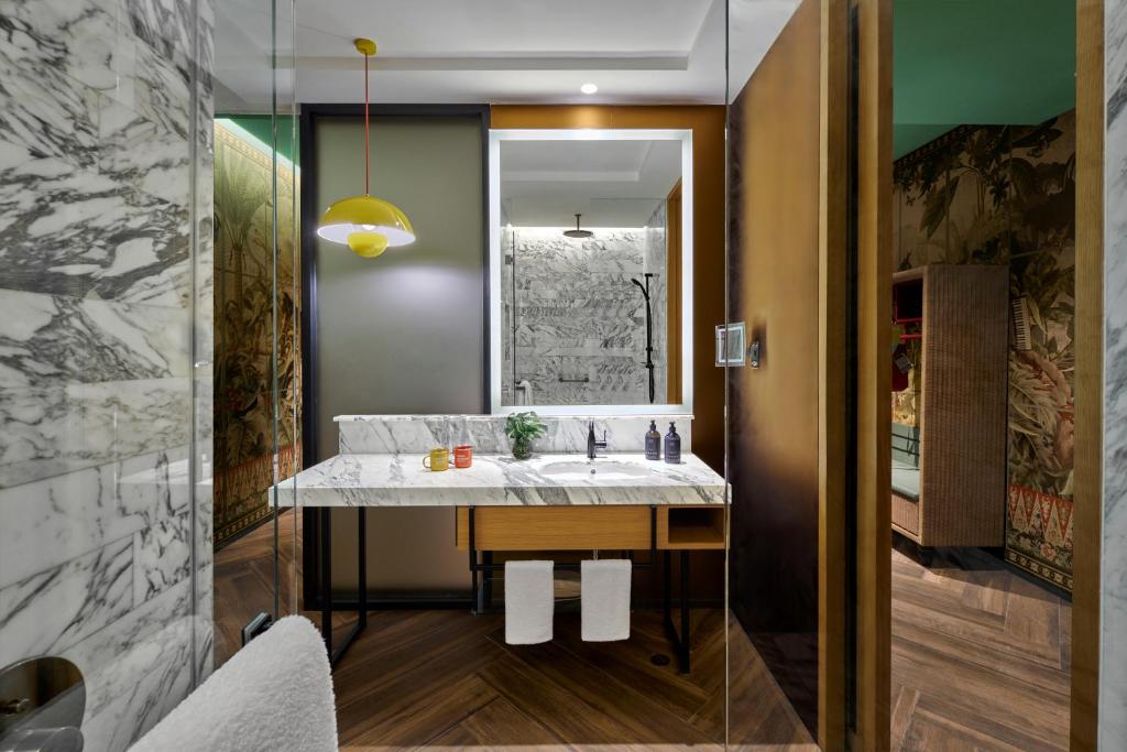 25hours Hotel Jakarta The Oddbird 가든룸4.jpg
