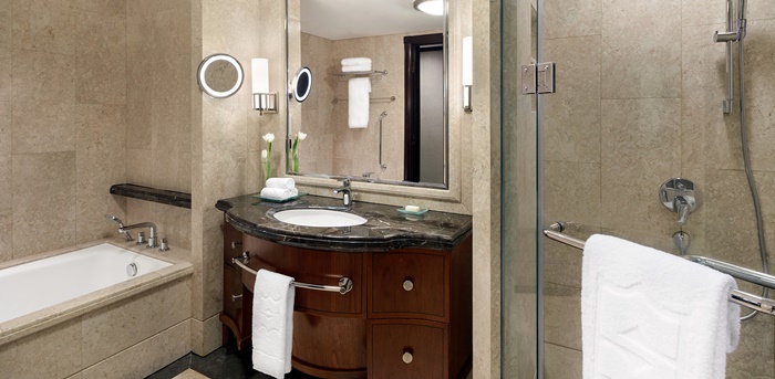 horizon_club_king_bathroom.jpg
