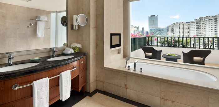 executive_suite_bathroom.jpg