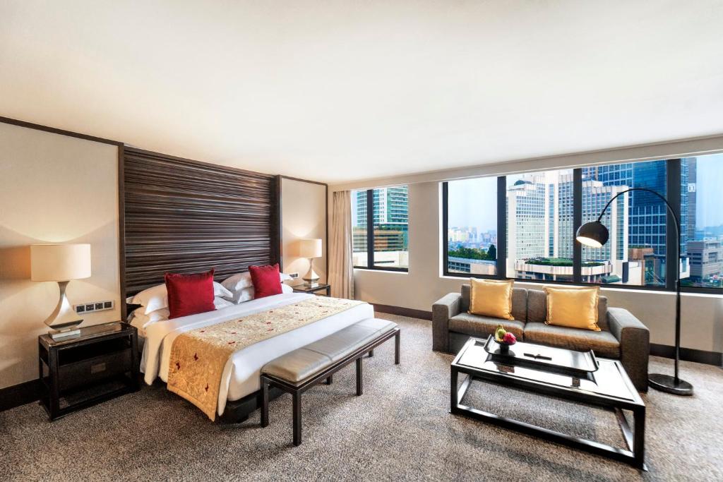 Mandarin Oriental Jakarta Monument view room3.jpg