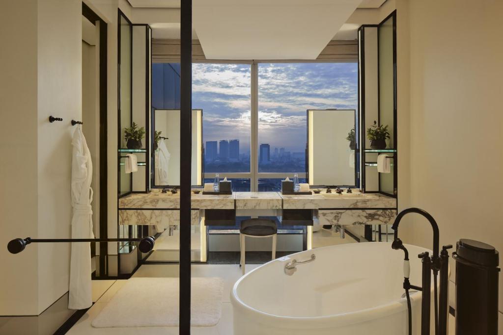 Keraton at The Plaza, Luxury Collection 디럭스 코너3.jpg