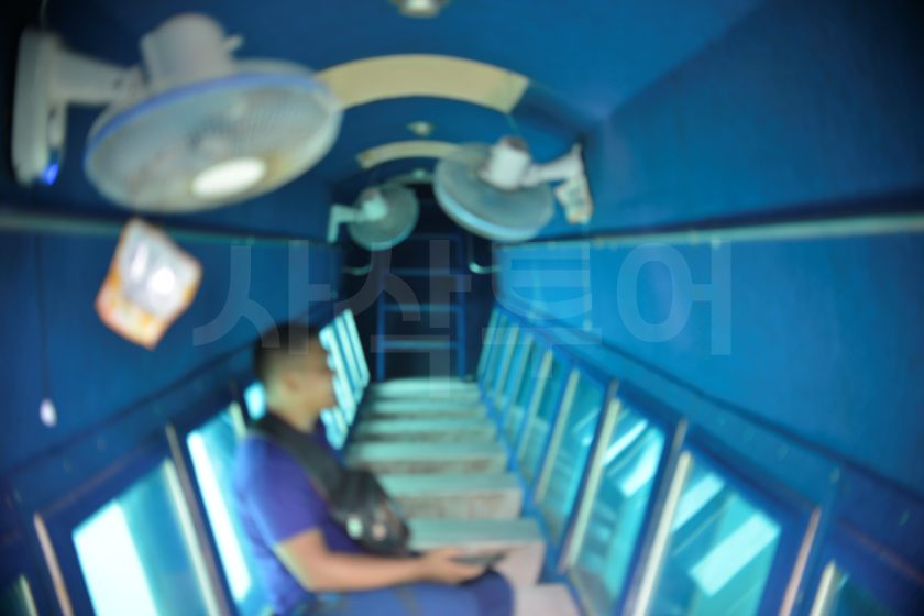 뿌뜨리섬 반잠수함_SIN5543.jpg