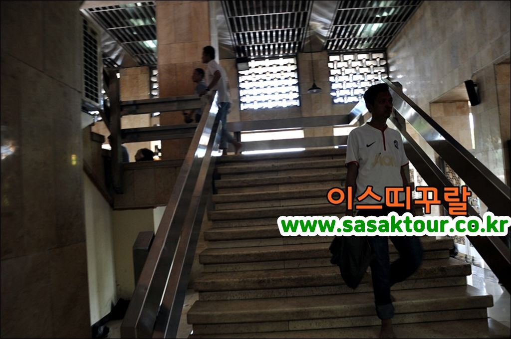 이스띠꾸랄 이슬람 사원019.jpg