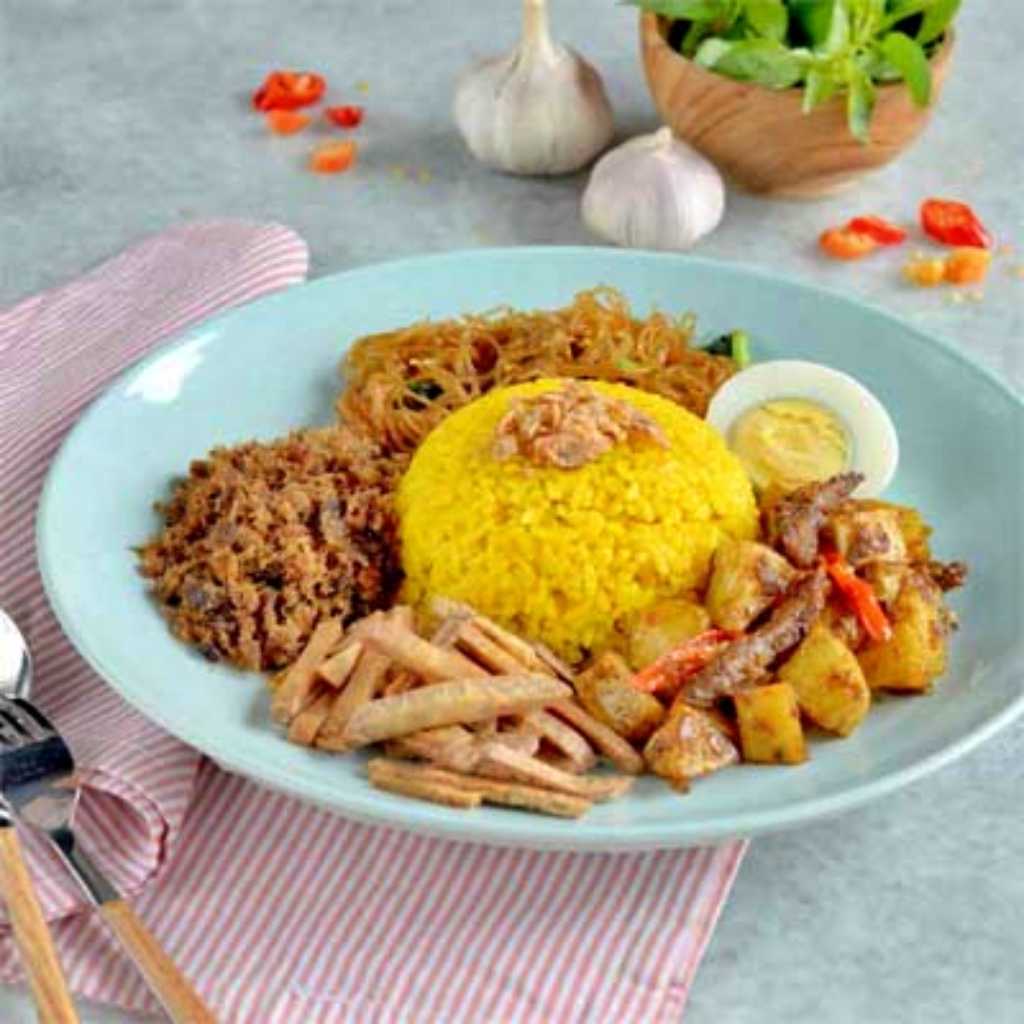 Nasi Kuning Manado.jpg